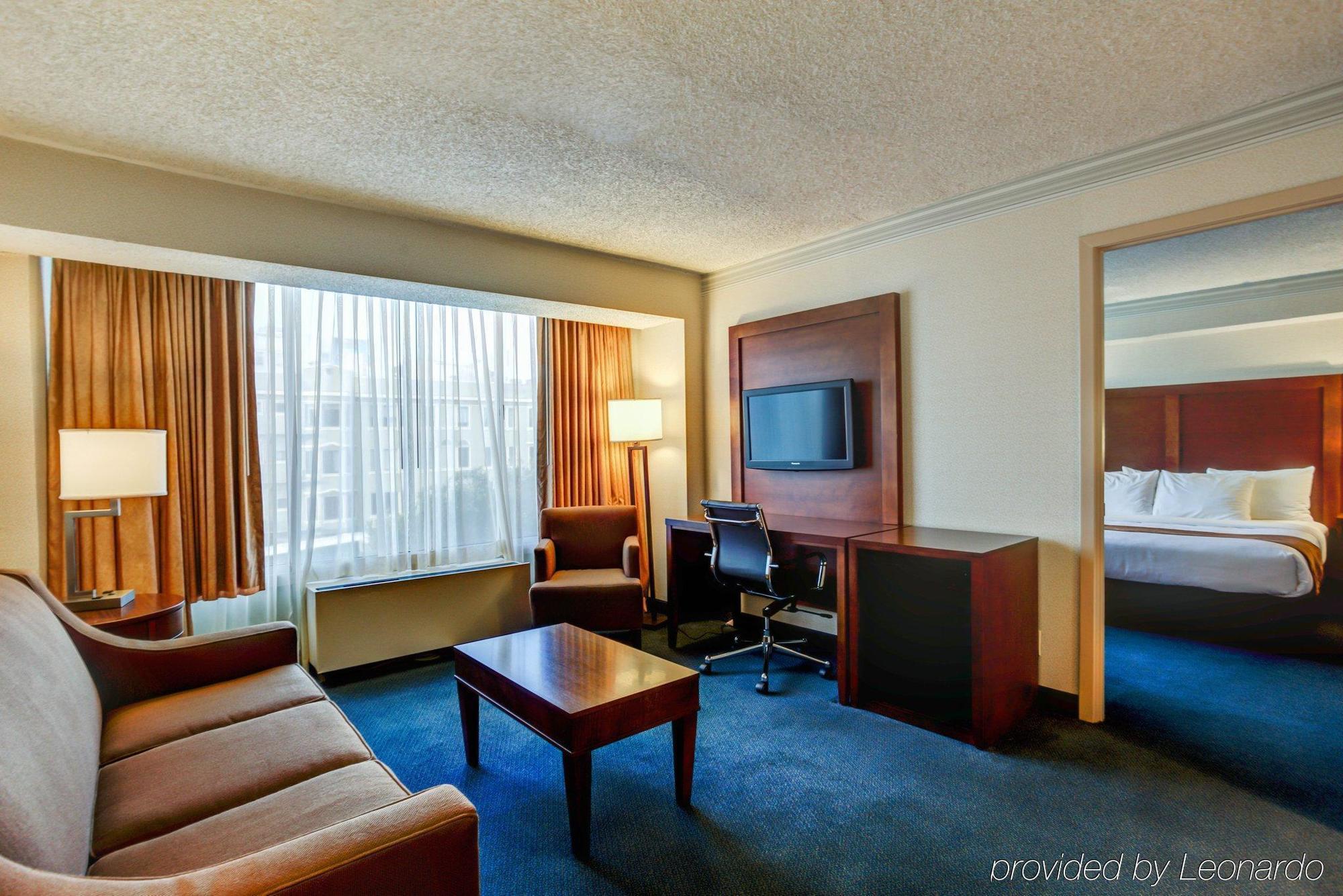 Comfort By The Bay Inn